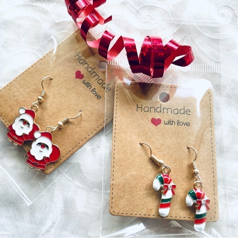 NWT Lot of 2 Festive Drop Earrings – Santa & Candy Cane Holiday Set, Christmas